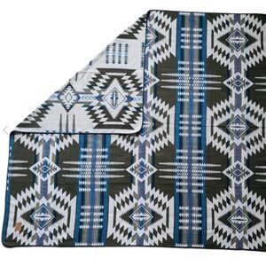 Whose Brigade Esmeralda’s Aztec Reversible Blanket Green/Olive/Teal/Grey